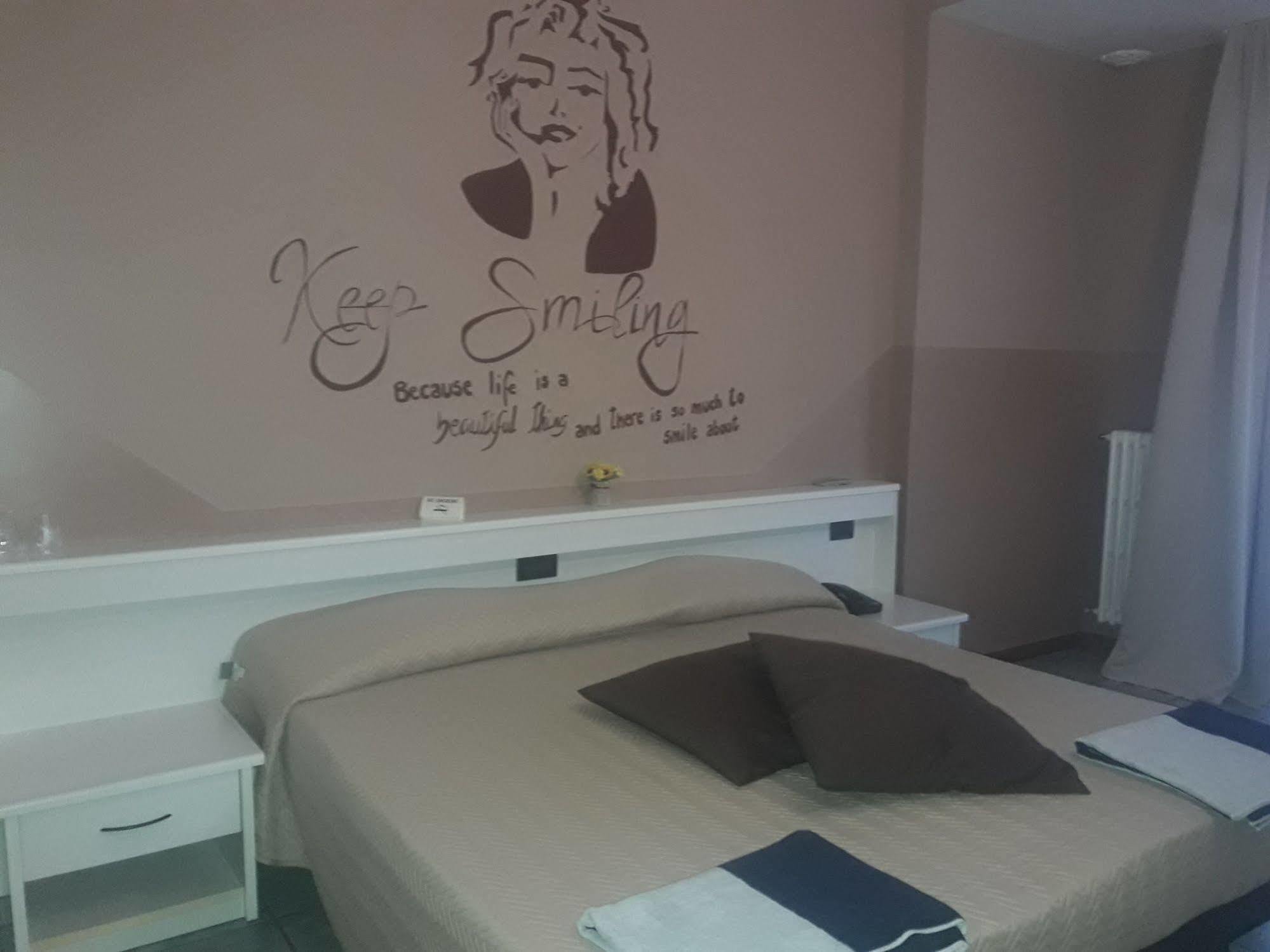Hotel Stazione Paratico Luaran gambar