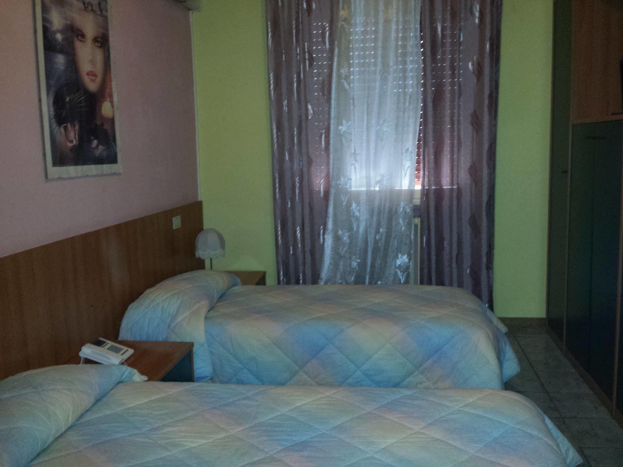 Hotel Stazione Paratico Luaran gambar