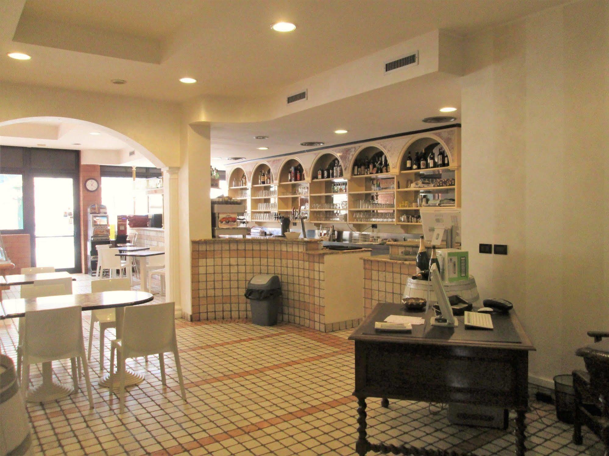 Hotel Stazione Paratico Luaran gambar
